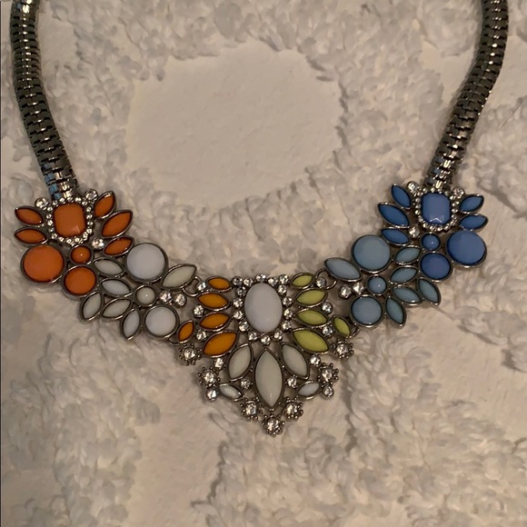 💎 Beautiful, Colorful Statement Necklace 💎 - Picture 2 of 4